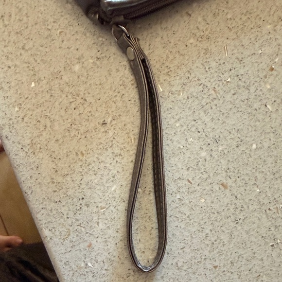 Sephora Silver Wristlet with Floral Detail - Picture 4 of 5